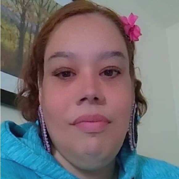 Meet your Posher, Christina - Picture 3 of 4